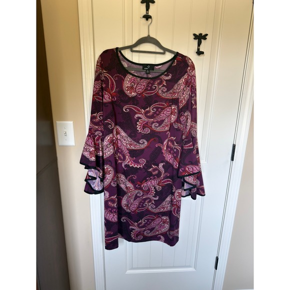 Ronni Nicole Dresses & Skirts - Ronni Nicole Womens XL Purple Paisley Bell Sleeve Shift Dress V217724